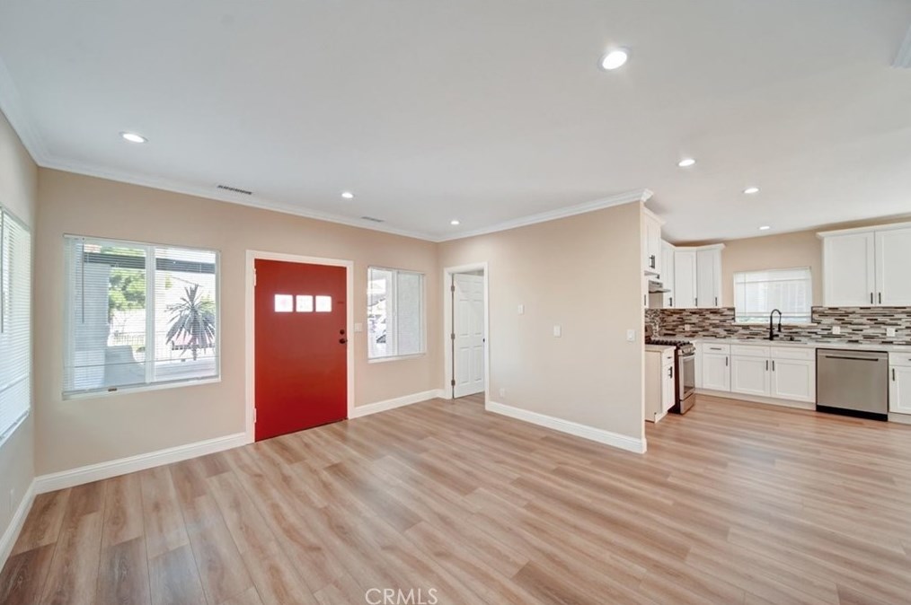 1660 57th St, Los Angeles CA  90011-5049 exterior