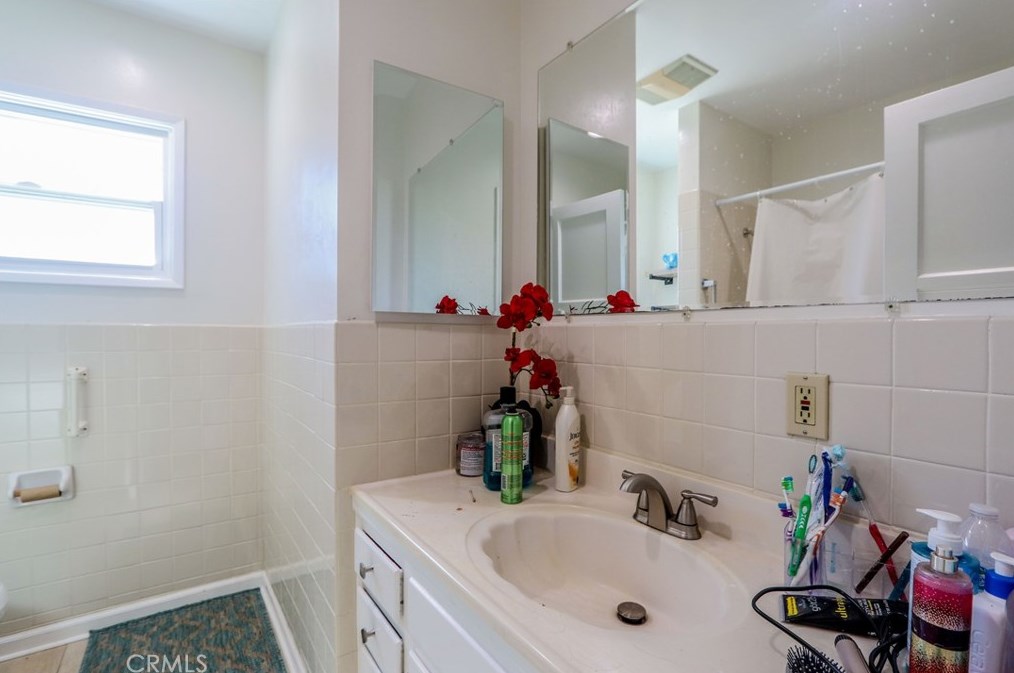 2014 Valencia St, Santa Ana CA  92706-2937 exterior