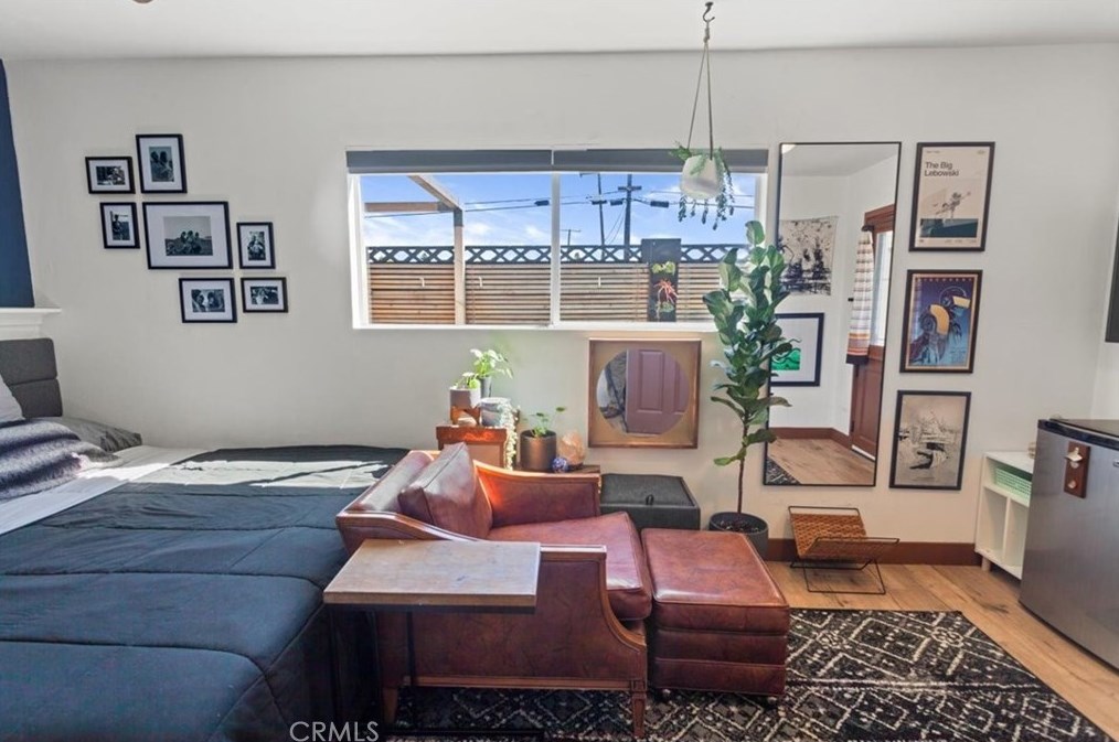 16362 Hollywood Ln, Huntington Beach CA  92649-2635 exterior