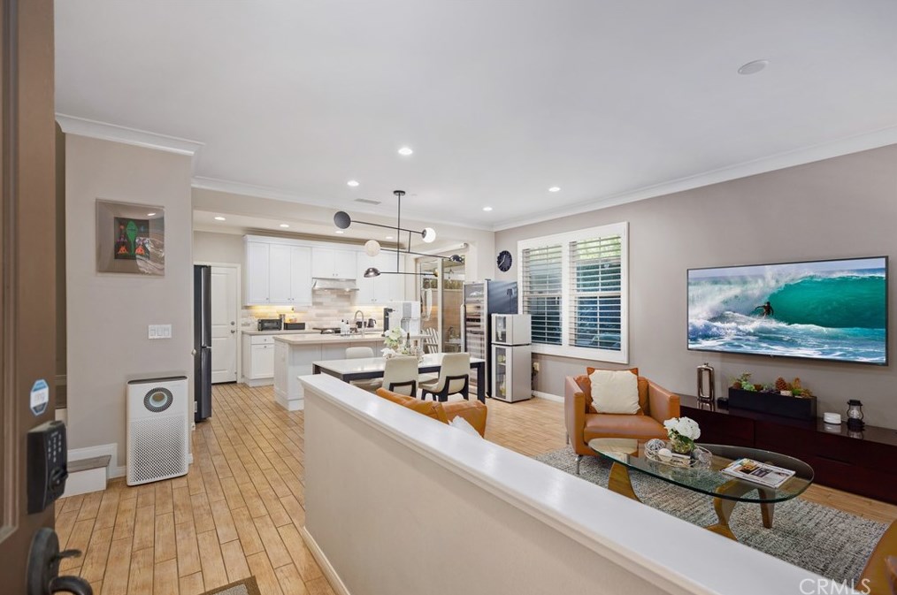 254 Kempton, Irvine CA  92620-2154 exterior