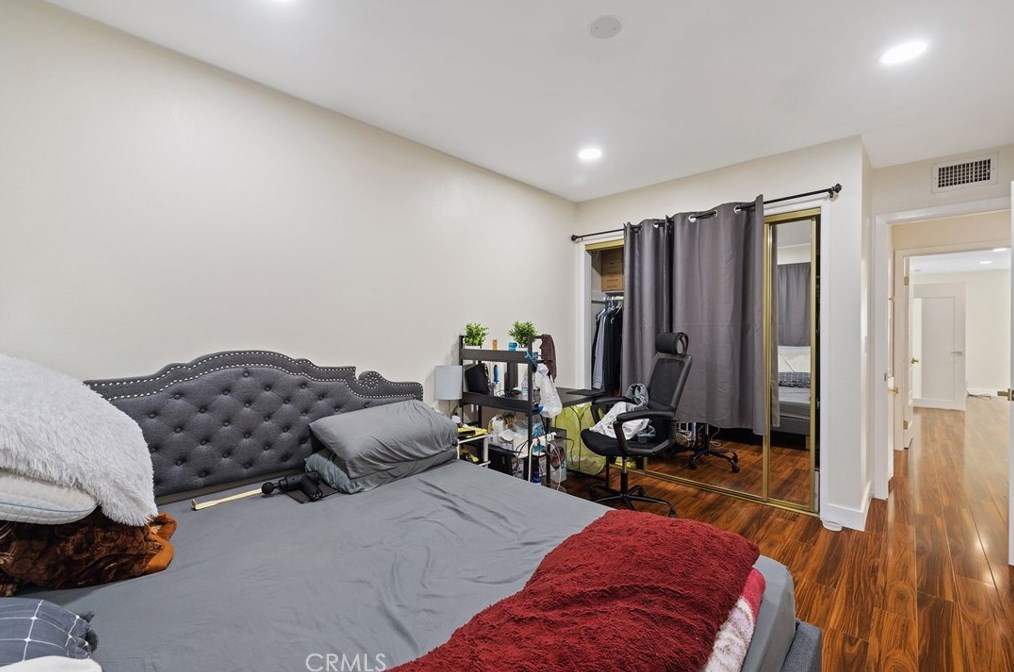 16042 Pitman Ln, Huntington Beach CA  92647-3433 exterior