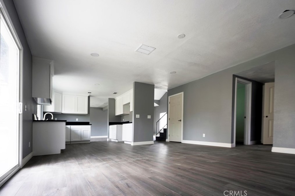 16594 San Jacinto Ave, Fontana CA  92336-2056 exterior