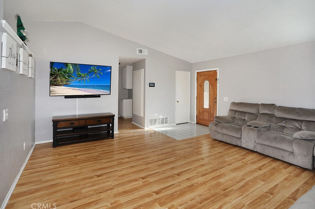 7420 Grace St, Fontana CA  92336-2379 exterior