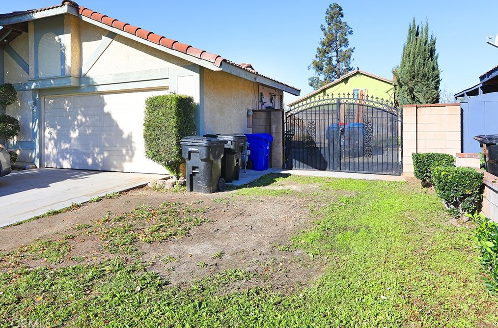 7420 Grace St, Fontana CA  92336-2379 exterior