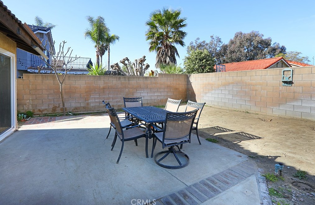 7420 Grace St, Fontana CA  92336-2379 exterior