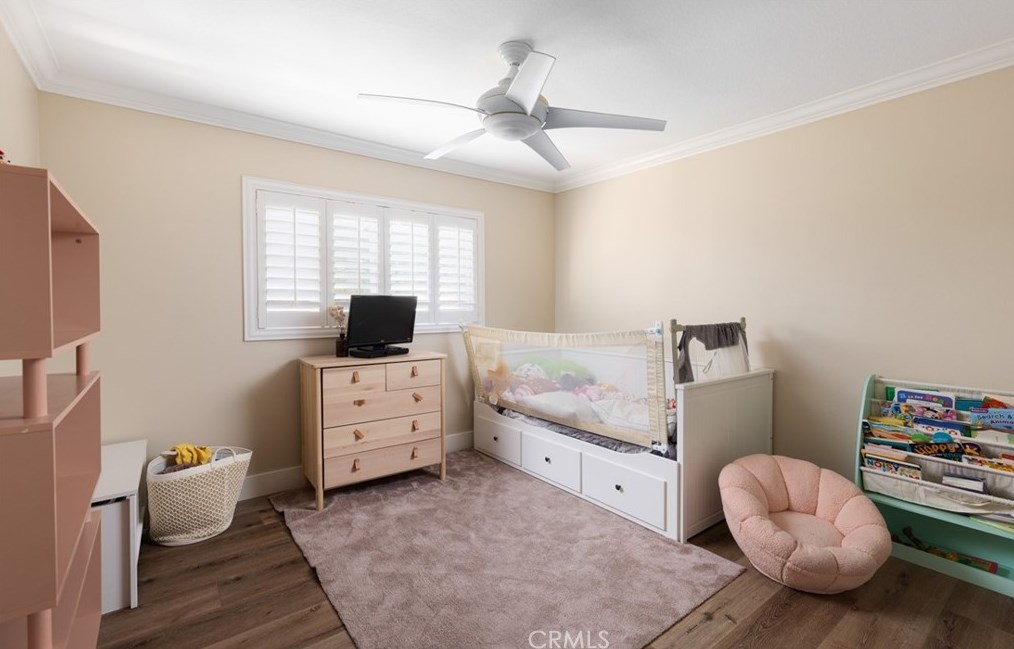 17142 Englewood Cir, Huntington Beach CA  92647-5502 exterior