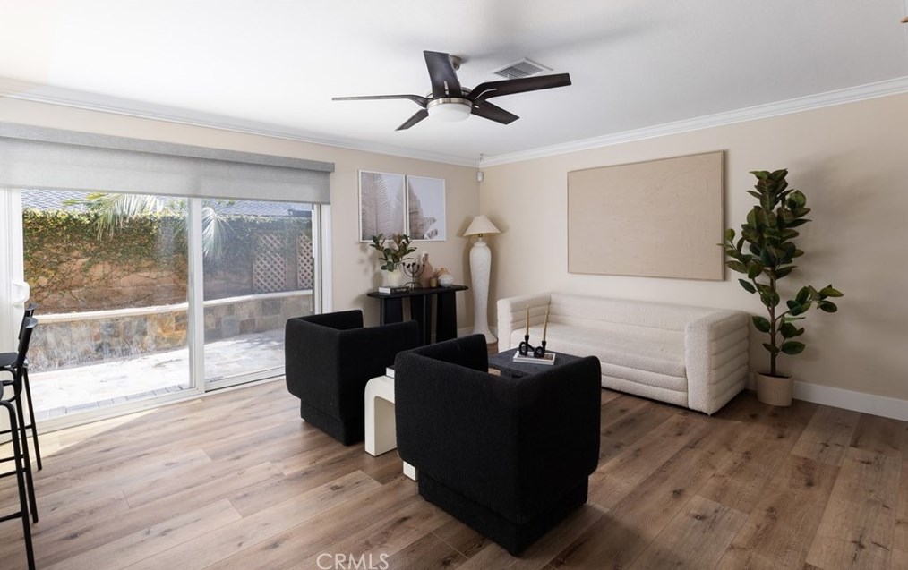 17142 Englewood Cir, Huntington Beach CA  92647-5502 exterior
