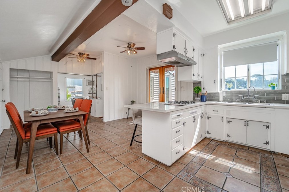 1774 Rotary Dr, Los Angeles CA  90026-1218 exterior