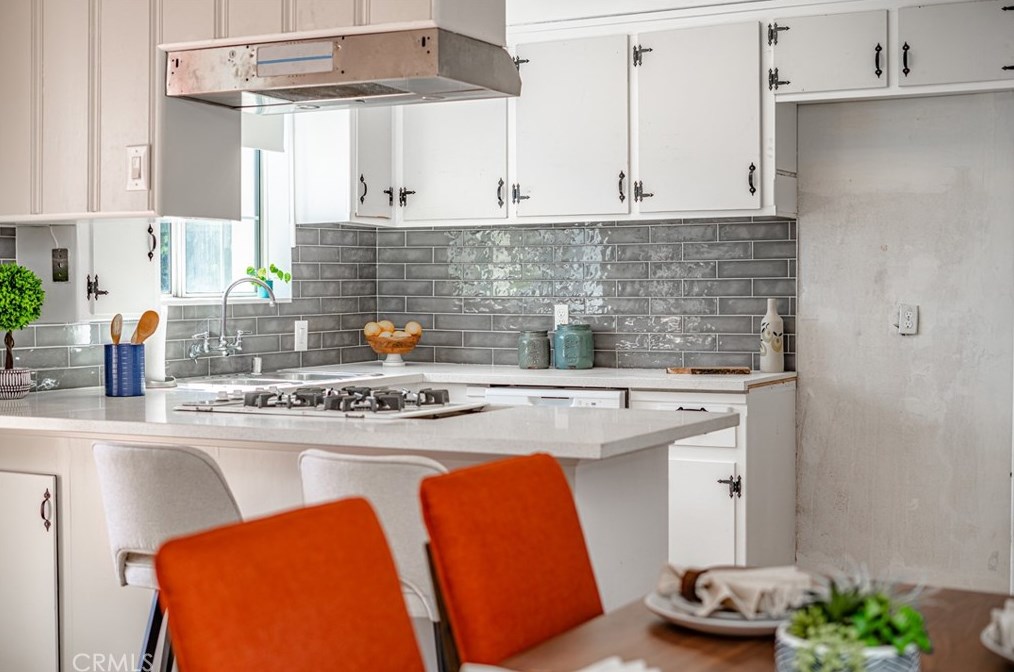 1774 Rotary Dr, Los Angeles CA  90026-1218 exterior