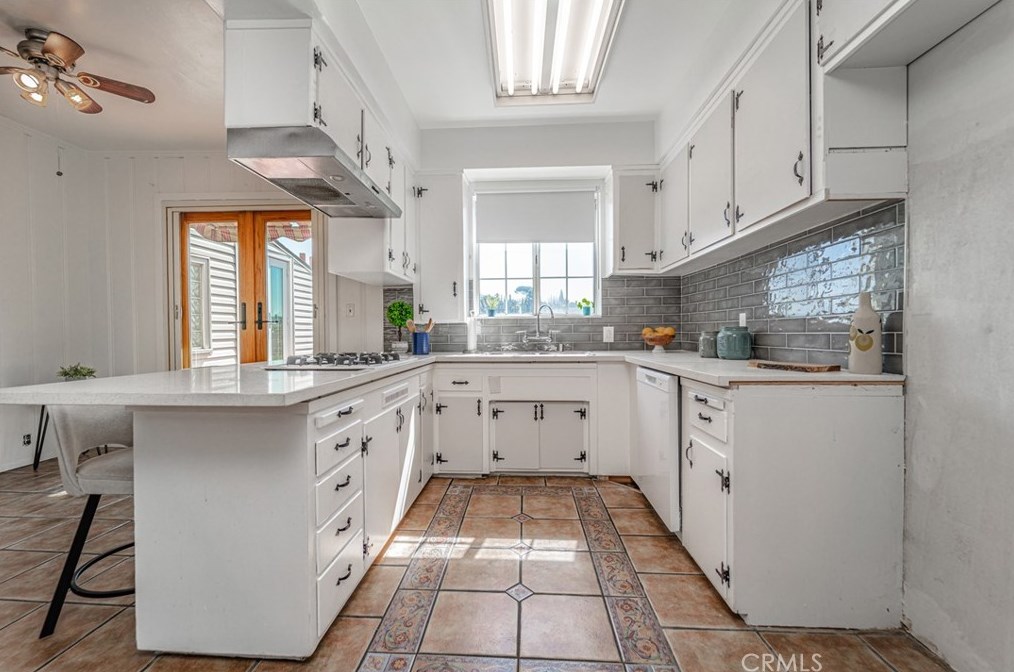 1774 Rotary Dr, Los Angeles CA  90026-1218 exterior