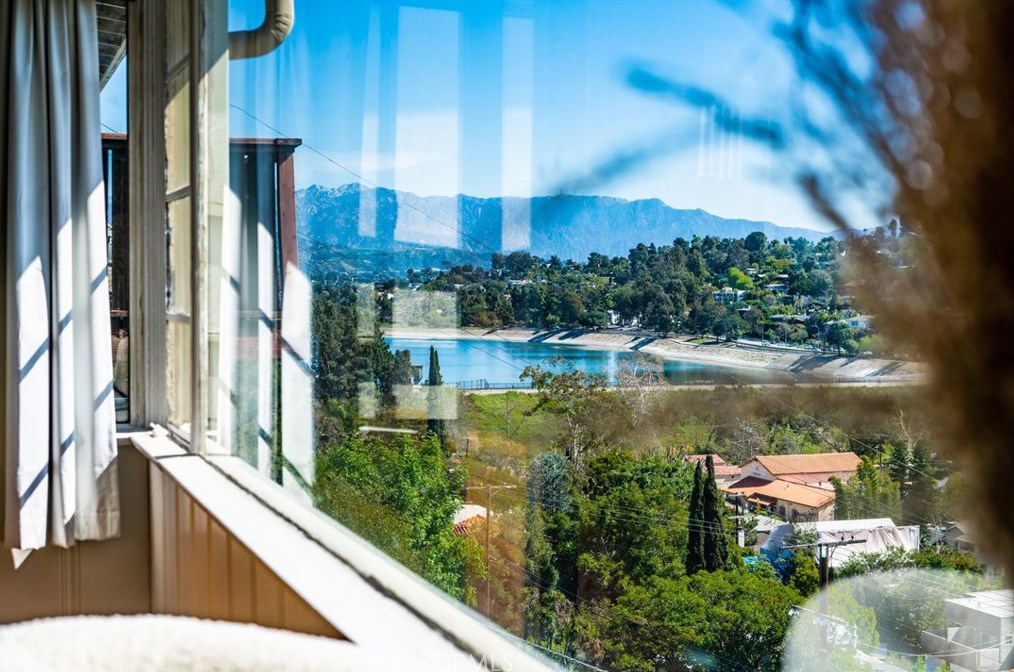 1774 Rotary Dr, Los Angeles CA  90026-1218 exterior