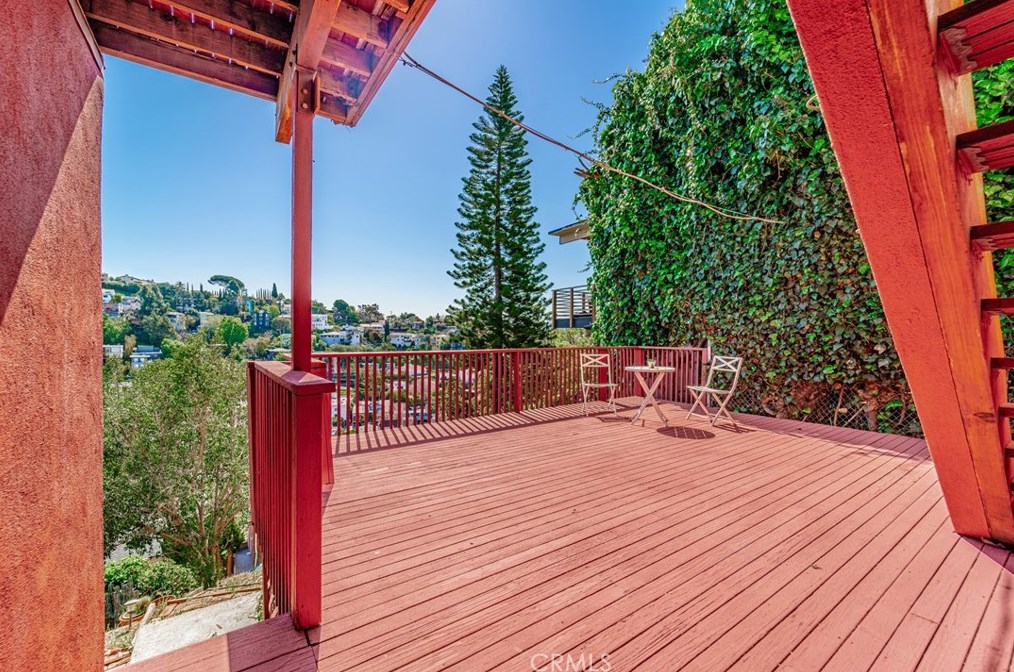 1774 Rotary Dr, Los Angeles CA  90026-1218 exterior