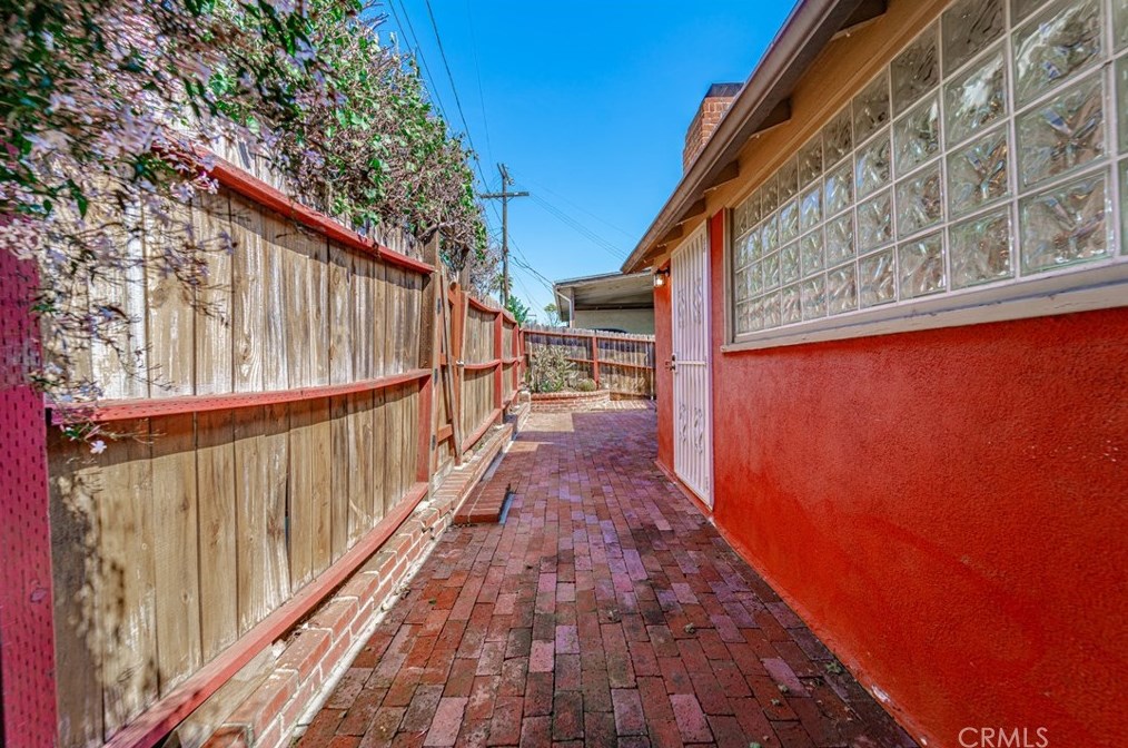 1774 Rotary Dr, Los Angeles CA  90026-1218 exterior