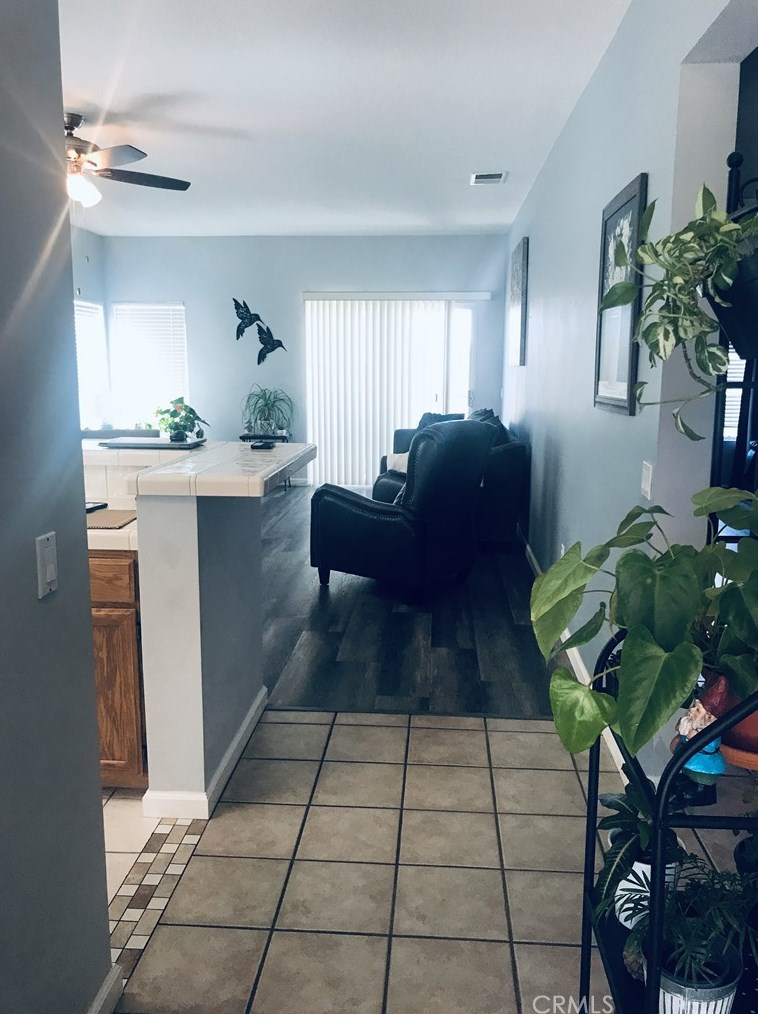 11660 Oak St, Apple Valley CA  92308-4951 exterior