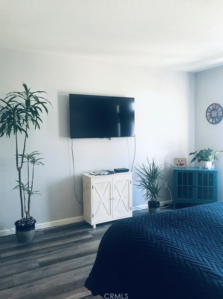 11660 Oak St, Apple Valley CA  92308-4951 exterior