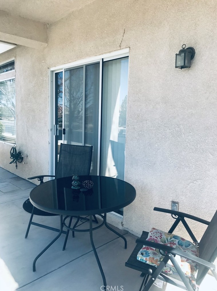 11660 Oak St, Apple Valley CA  92308-4951 exterior