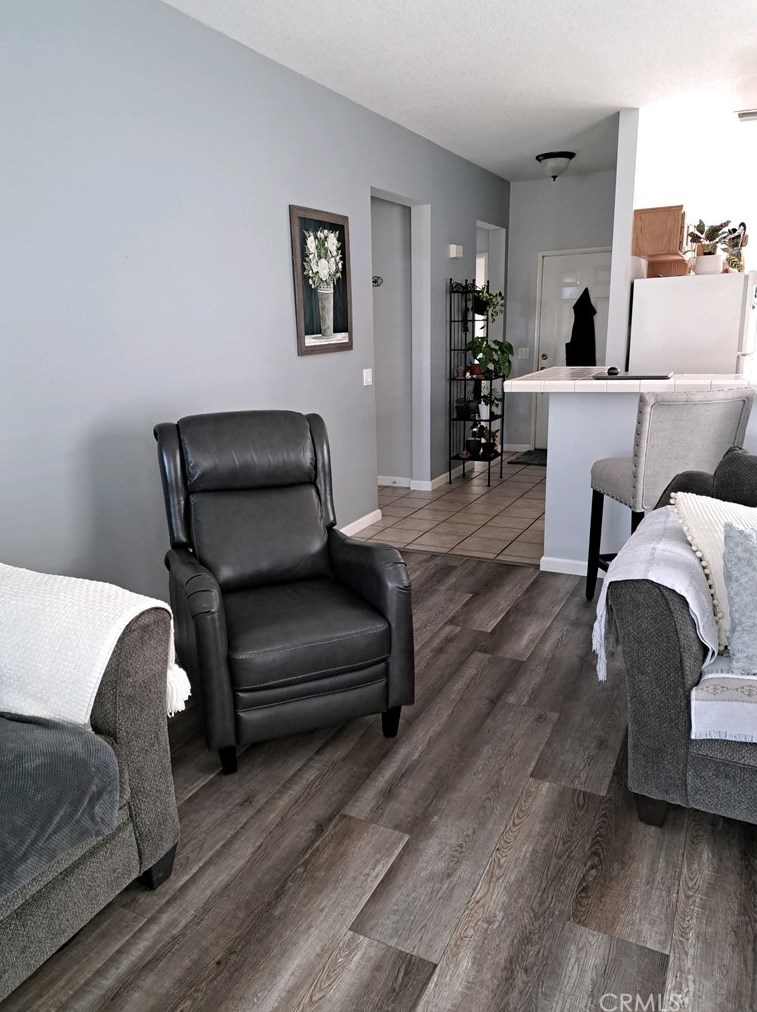 11660 Oak St, Apple Valley CA  92308-4951 exterior