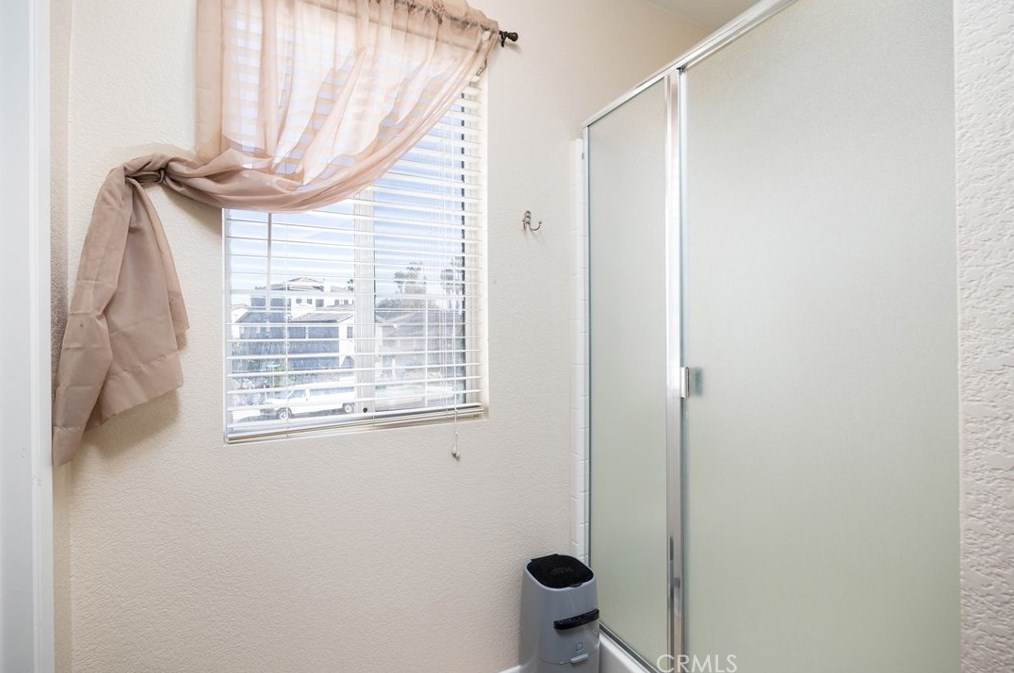 39689 Chambray Dr, Murrieta CA  92563-4075 exterior