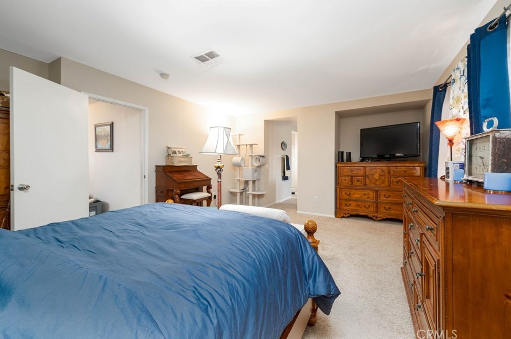 39689 Chambray Dr, Murrieta CA  92563-4075 exterior