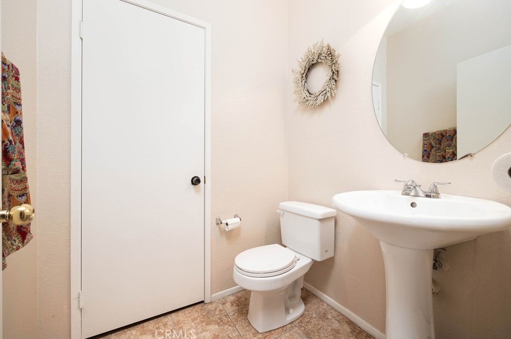 39689 Chambray Dr, Murrieta CA  92563-4075 exterior