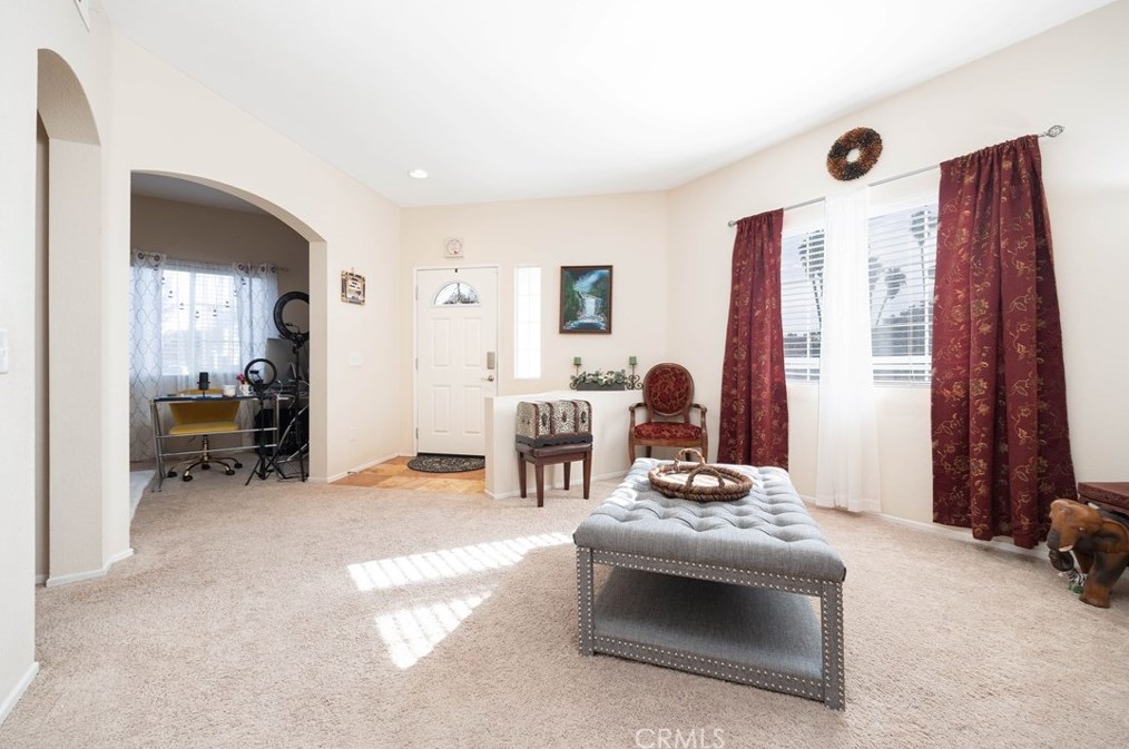 39689 Chambray Dr, Murrieta CA  92563-4075 exterior