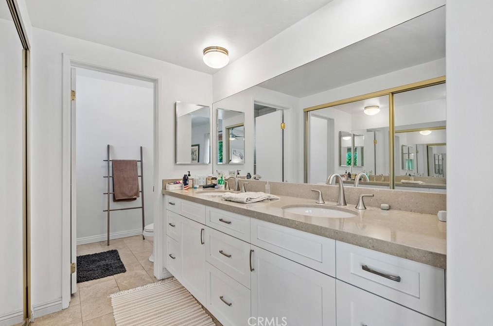 1102 Hendrix Ave, Thousand Oaks CA  91360-3647 exterior