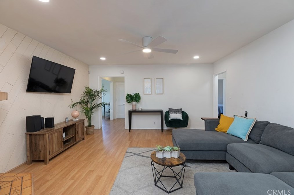 2802 Candlewood St, Lakewood, CA 90712