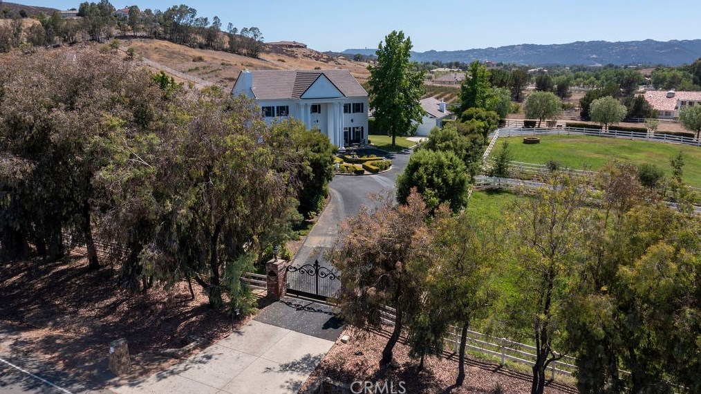 39315 Calle De Suenos, Murrieta CA  92562-7309 exterior