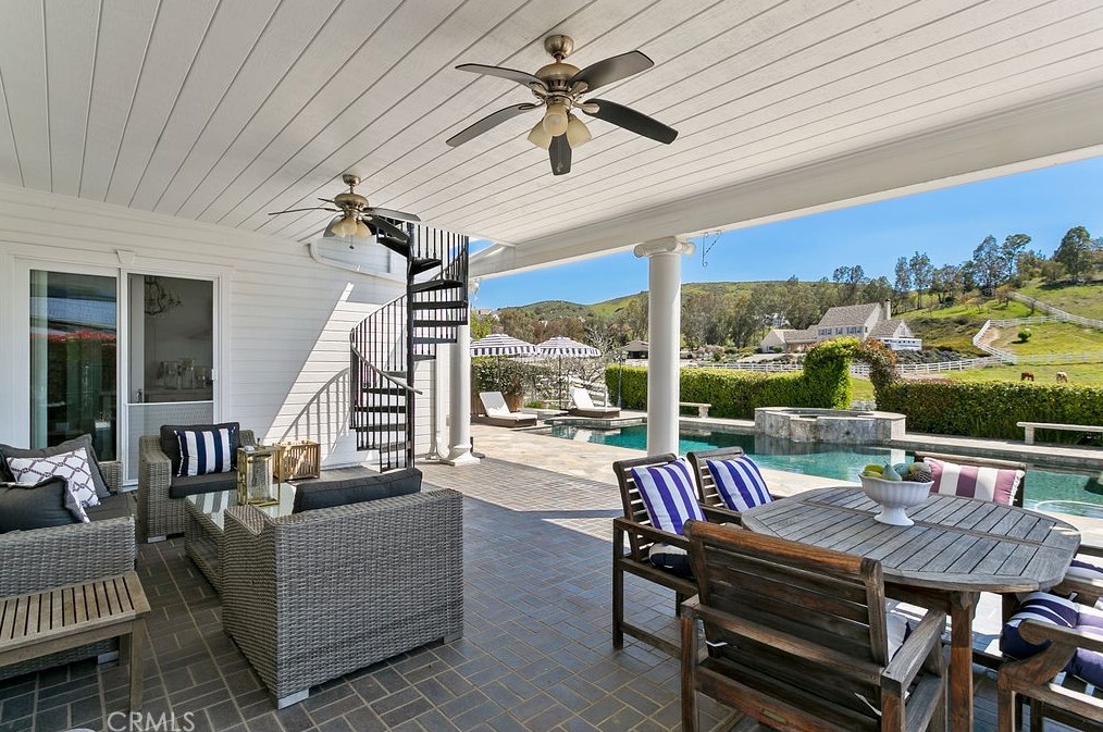 39315 Calle De Suenos, Murrieta CA  92562-7309 exterior