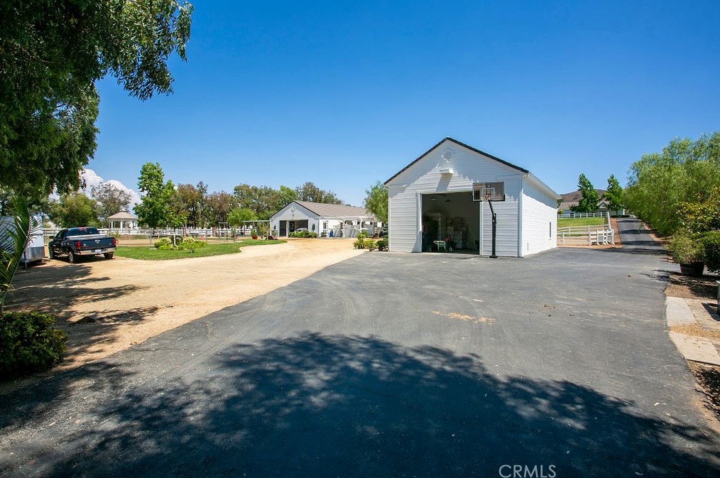 39315 Calle De Suenos, Murrieta CA  92562-7309 exterior