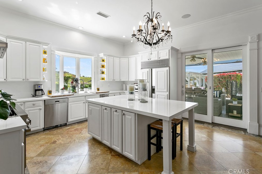 39315 Calle De Suenos, Murrieta CA  92562-7309 exterior