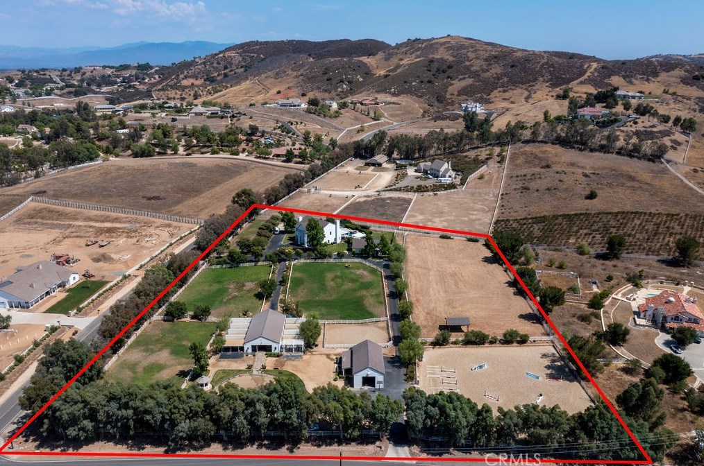 39315 Calle De Suenos, Murrieta CA  92562-7309 exterior