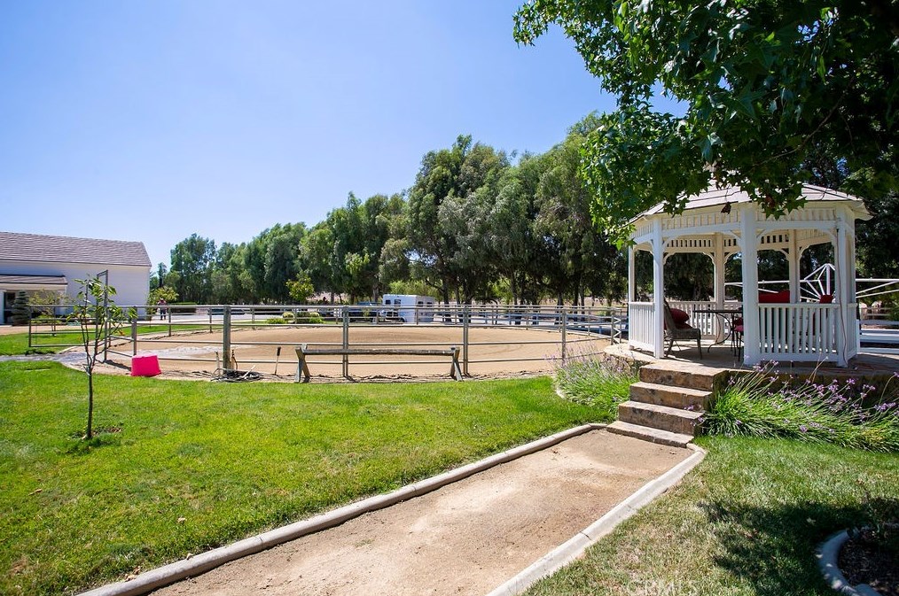 39315 Calle De Suenos, Murrieta CA  92562-7309 exterior