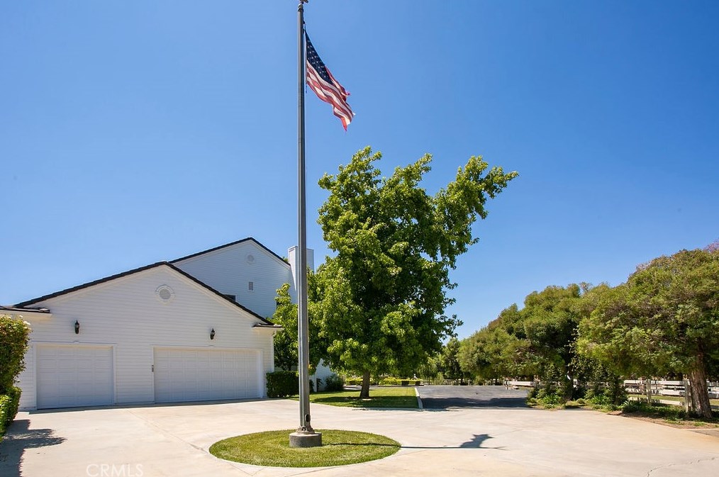 39315 Calle De Suenos, Murrieta CA  92562-7309 exterior