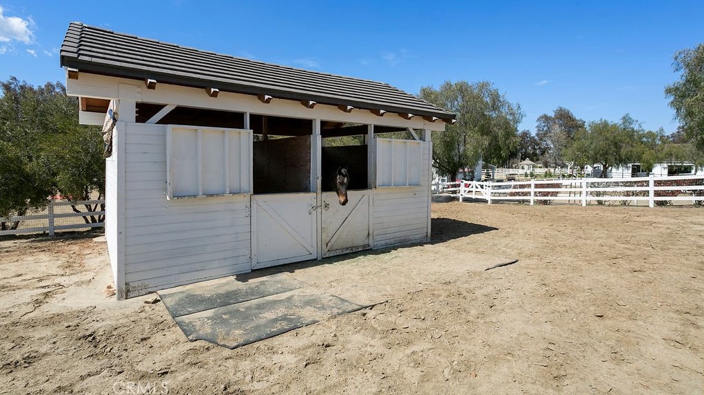 39315 Calle De Suenos, Murrieta CA  92562-7309 exterior