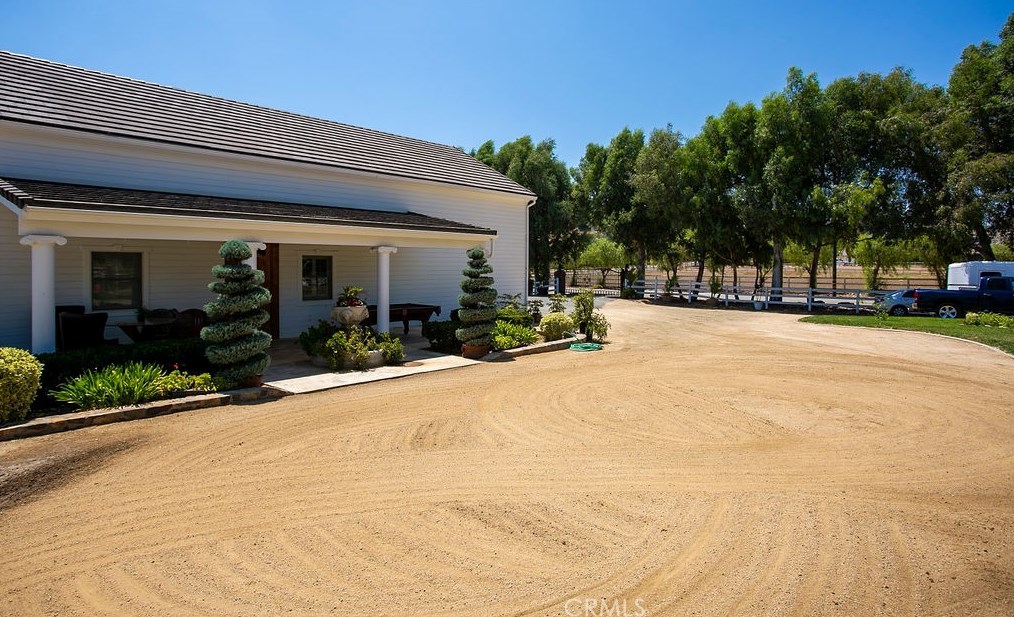 39315 Calle De Suenos, Murrieta CA  92562-7309 exterior