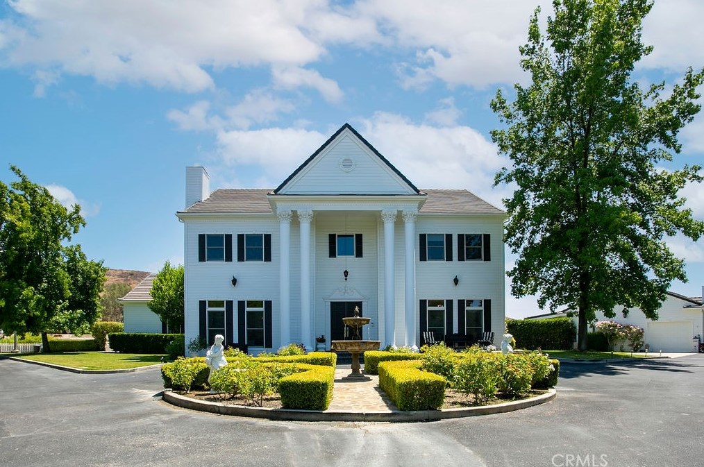 39315 Calle De Suenos, Murrieta CA  92562-7309 exterior