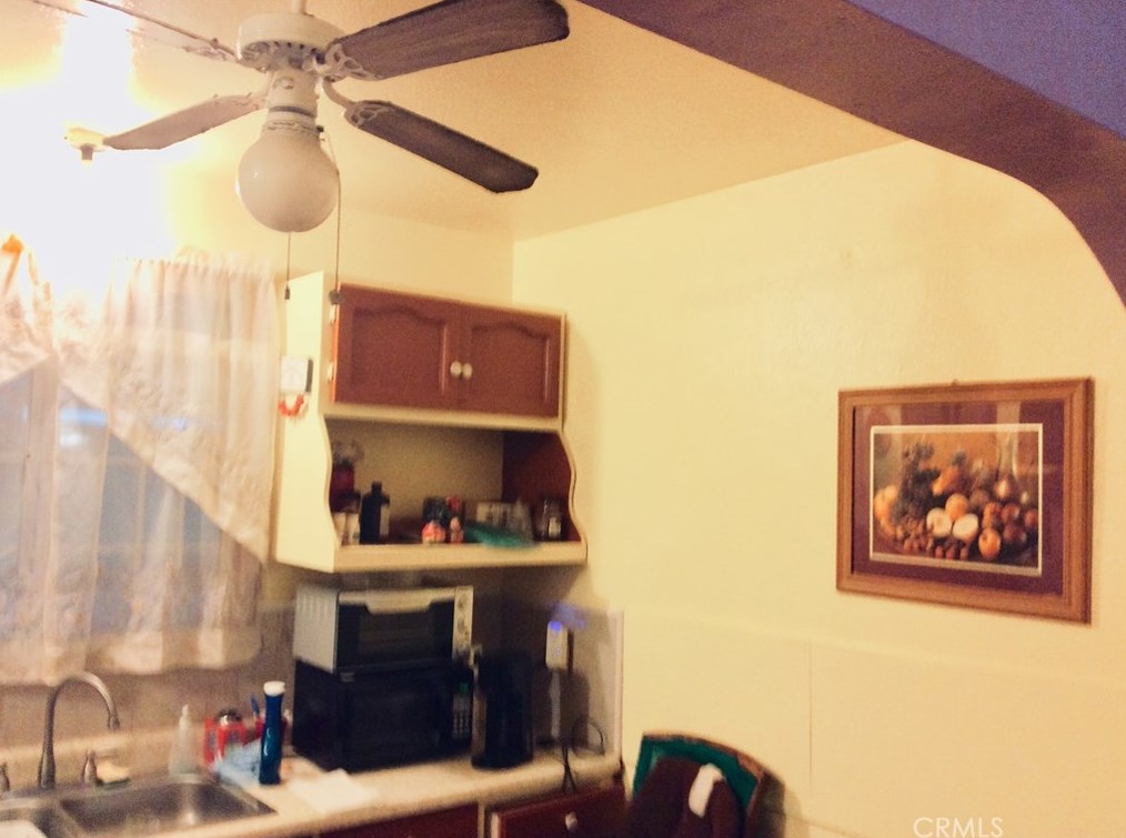 6415 Hereford Dr, Los Angeles CA  90022-5425 exterior