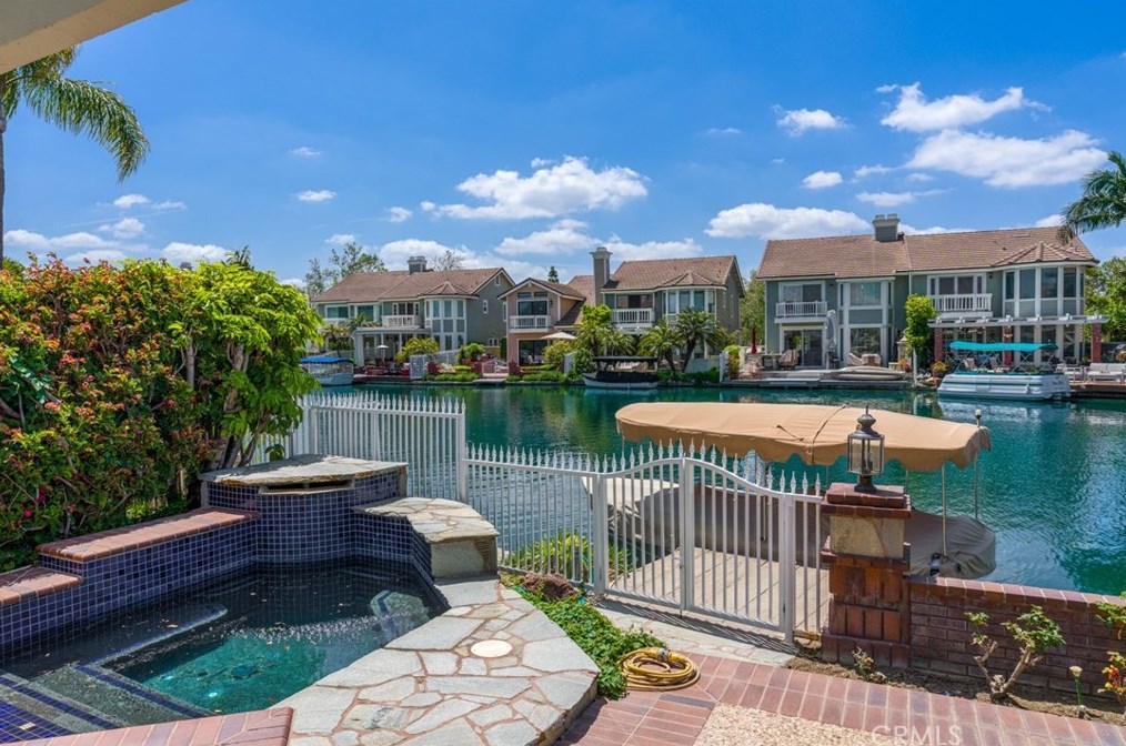 5377 Via Morena, Yorba Linda CA  92886-5008 exterior