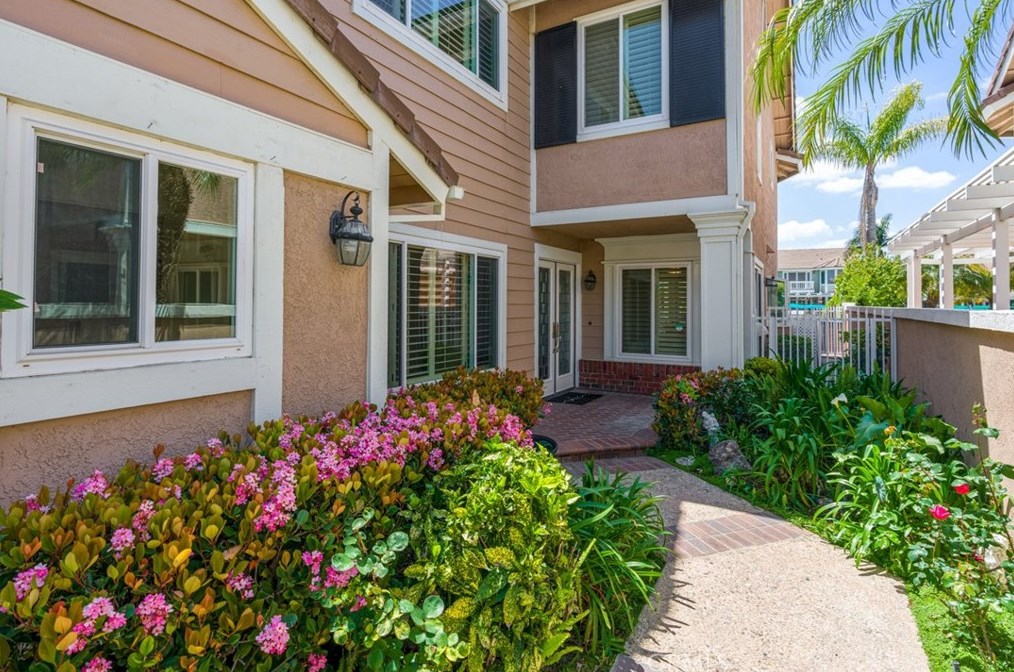 5377 Via Morena, Yorba Linda CA  92886-5008 exterior