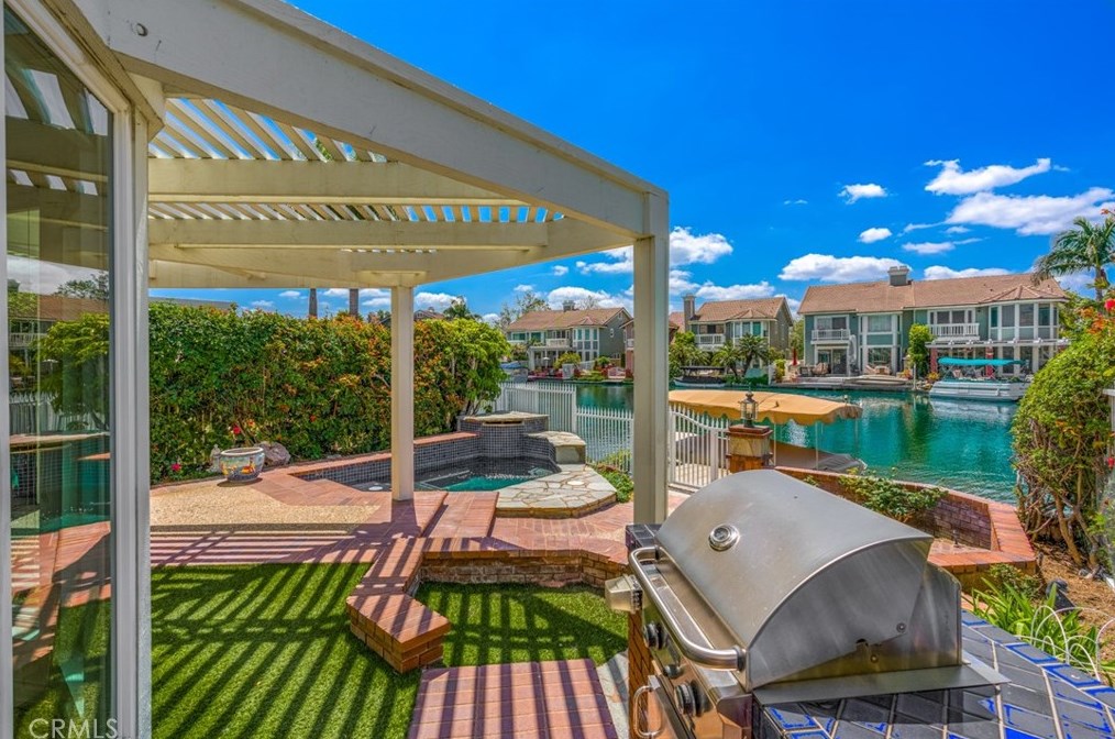 5377 Via Morena, Yorba Linda CA  92886-5008 exterior
