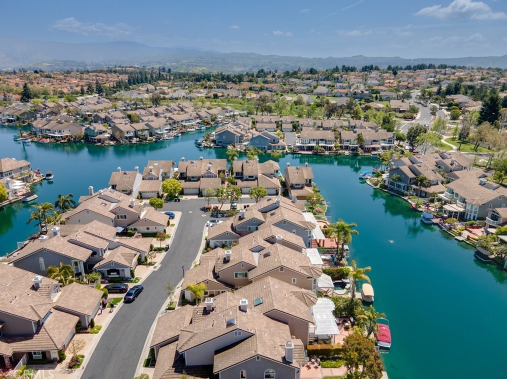 5377 Via Morena, Yorba Linda CA  92886-5008 exterior