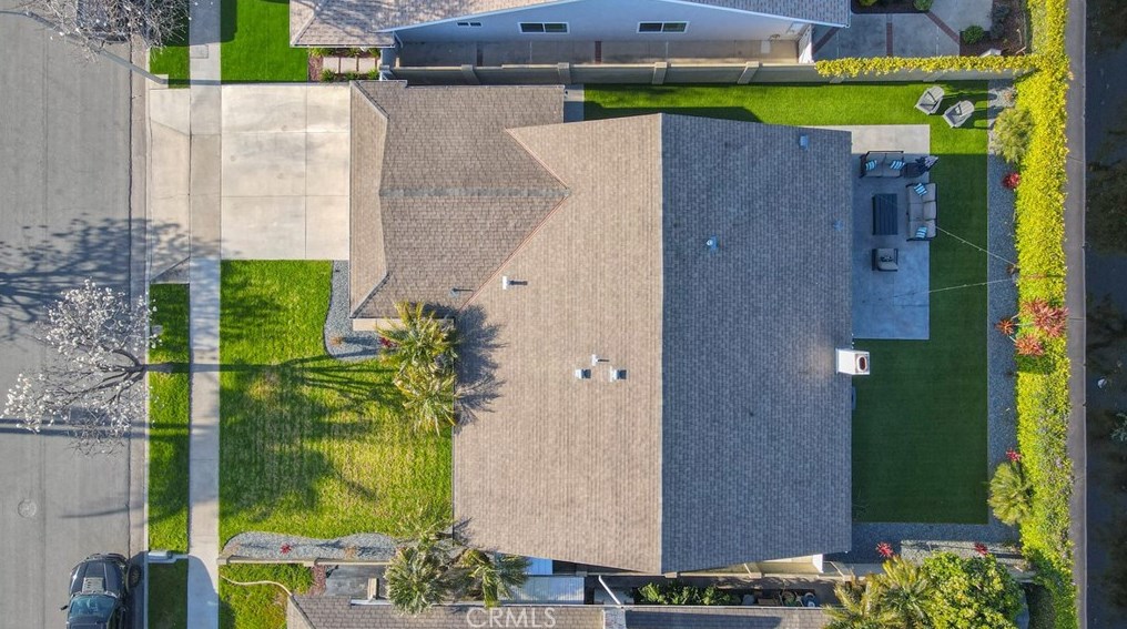 16372 Magellan Ln, Huntington Beach CA  92647-3527 exterior