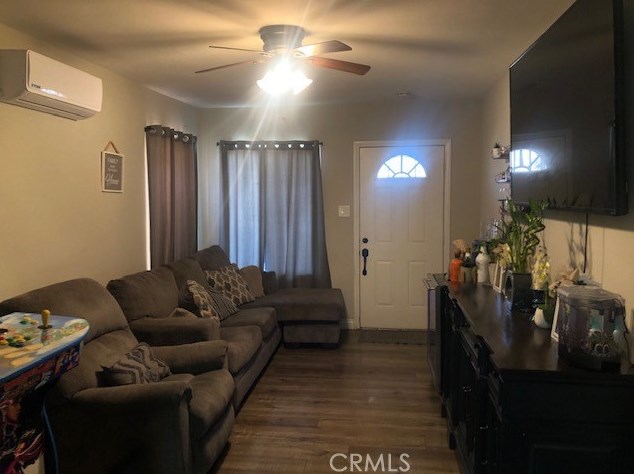 2202 Stockwell St, Compton CA  90222-2902 exterior