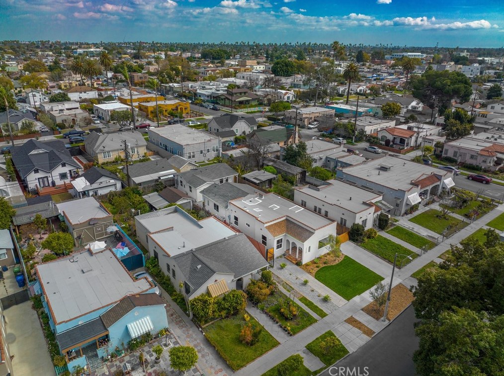 2944 Norton Ave, Los Angeles CA  90018-2850 exterior