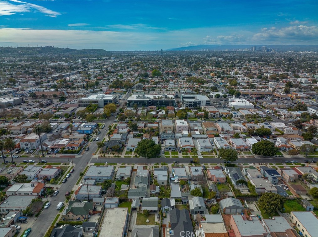 2944 Norton Ave, Los Angeles CA  90018-2850 exterior