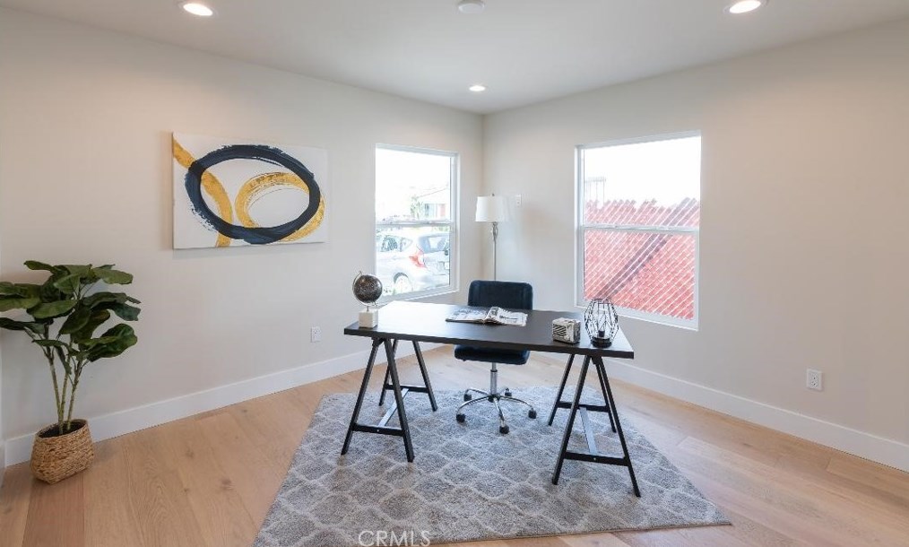 2944 Norton Ave, Los Angeles CA  90018-2850 exterior