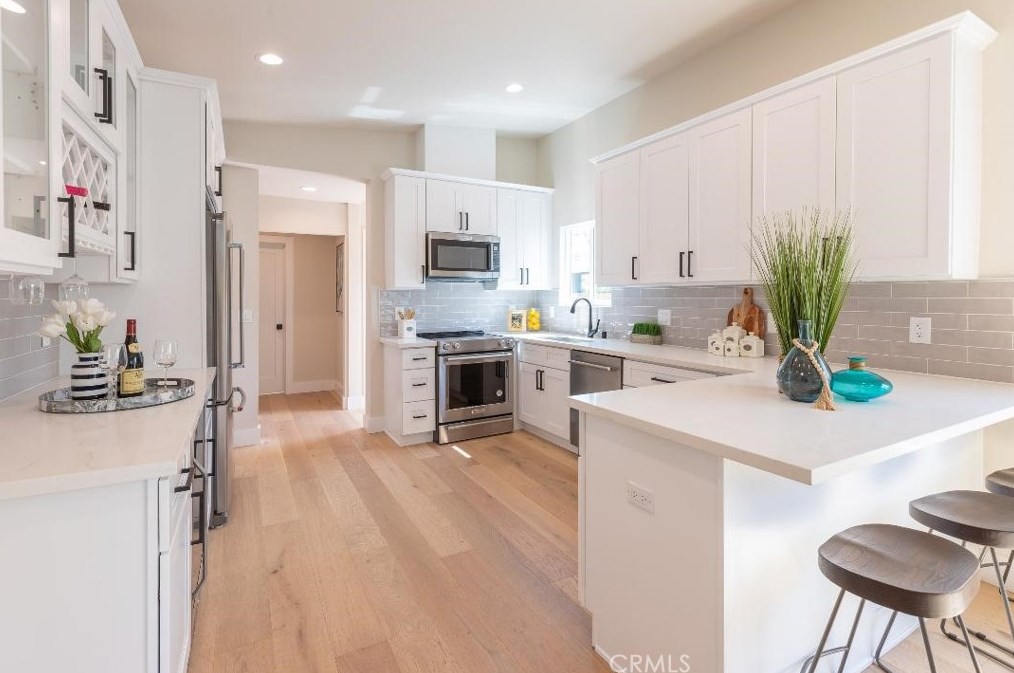 2944 Norton Ave, Los Angeles CA  90018-2850 exterior