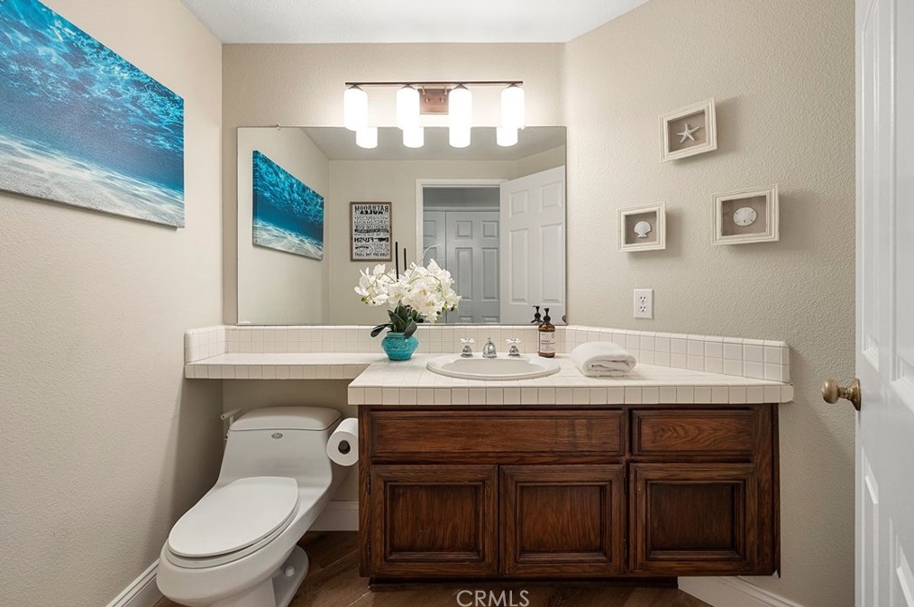 5378 Los Monteros, Yorba Linda CA  92887-5107 exterior