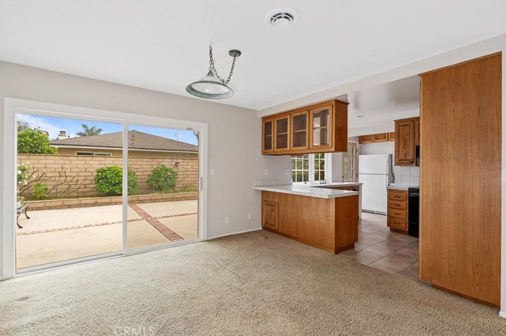 9432 Tiki Cir, Huntington Beach CA  92646-8349 exterior